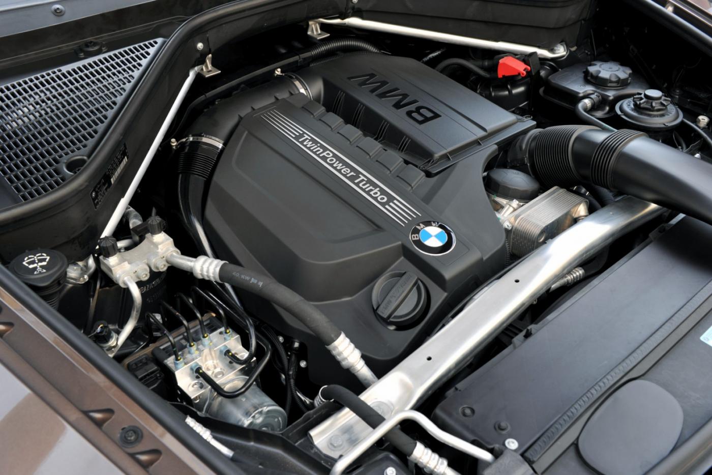 Where is the oil filter in 2012 X5 35i engine. - Xoutpost.com