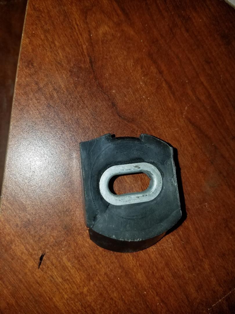 Name:  bmw fender mount cracked2.jpg
Views: 283
Size:  265.3 KB